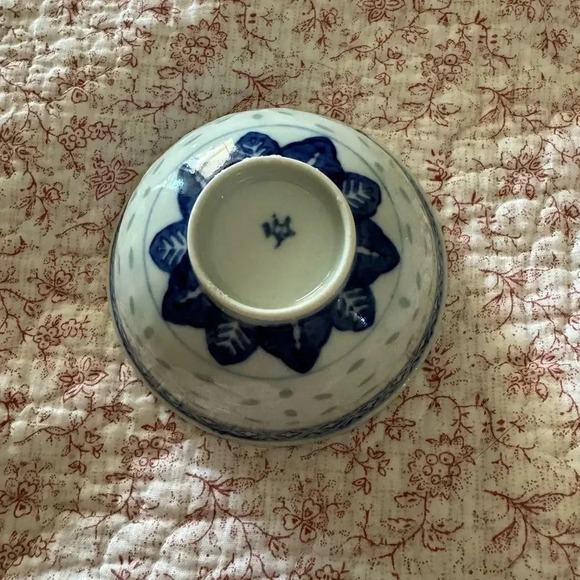 Chinese hand painted porcelain rice eye grain bowl marked Vintage/Rare minature - Picture 4 of 6